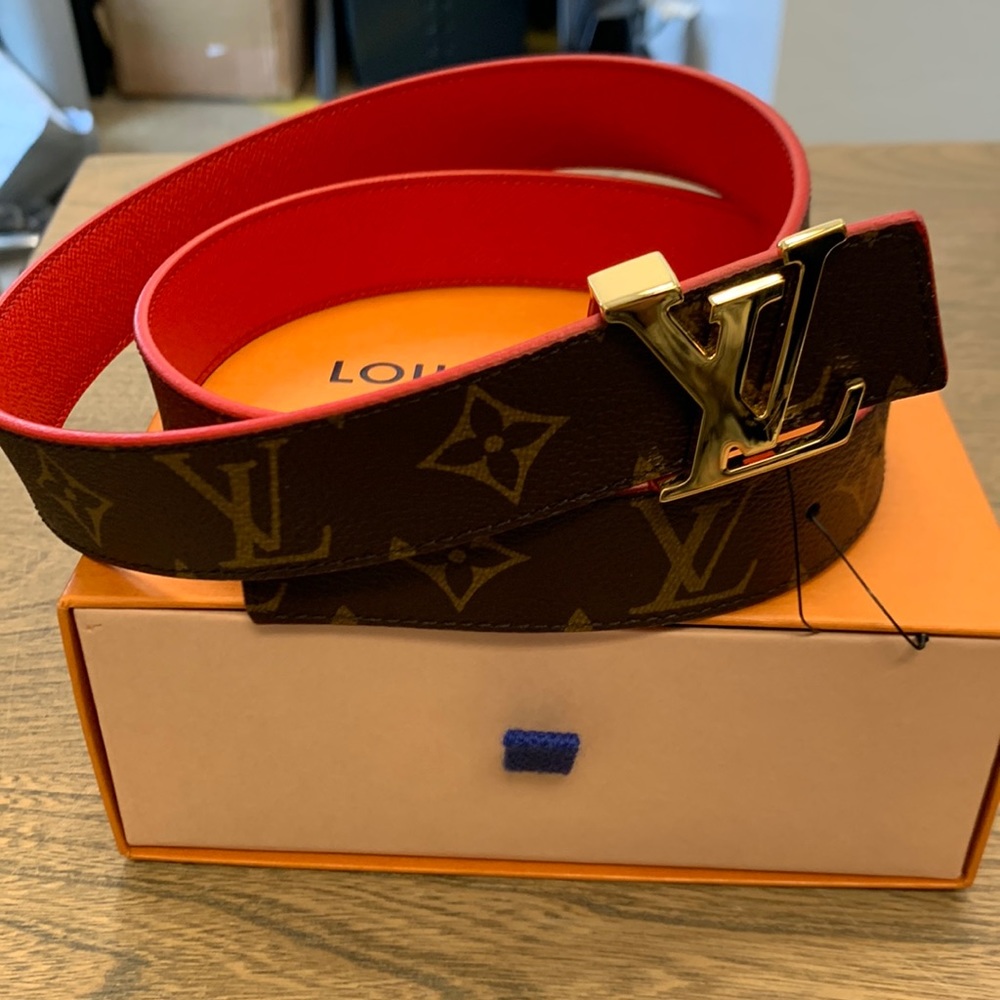 New in box reversible Louis Vuitton monogram belt